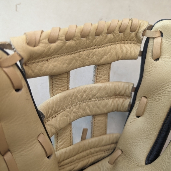 Rawlings P120CBH 12" Prodigy Series Sure Catch . New. Never used. Right hand thr - Picture 6 of 9